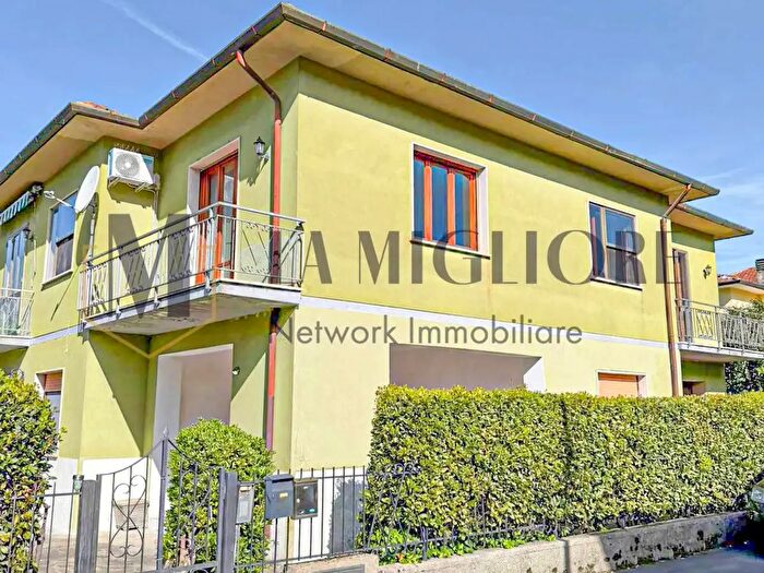 Appartamento trilocale in vendita in Via Giovan Battista Adriani, San Giuliano Terme