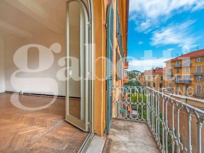 Appartamento con 5 locali in vendita in Corso Giuseppe Garibaldi, Sanremo