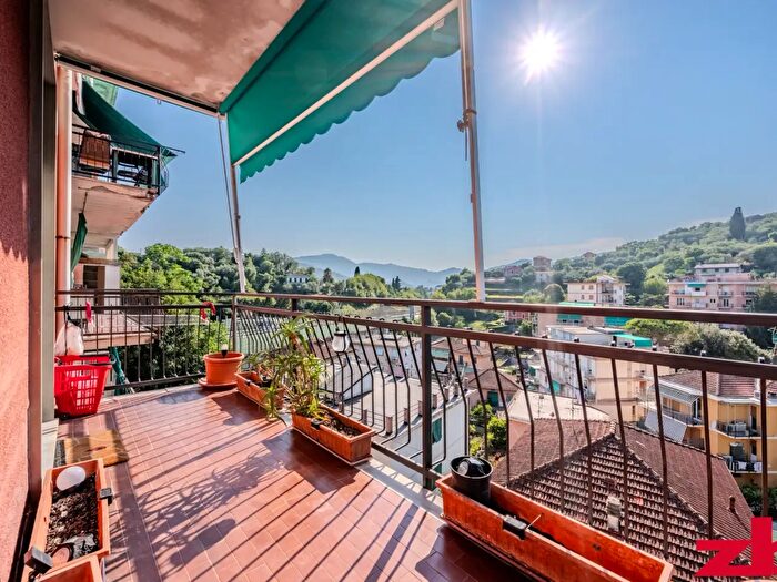 Appartamento trilocale in vendita in Via del Molinello, Rapallo