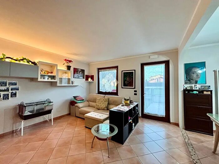 Appartamento trilocale in vendita in Via a Vivaldi, Sona