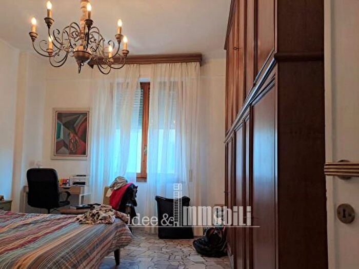 Appartamento con 5 locali in vendita in Via Giandomenico Romagnosi, Firenze