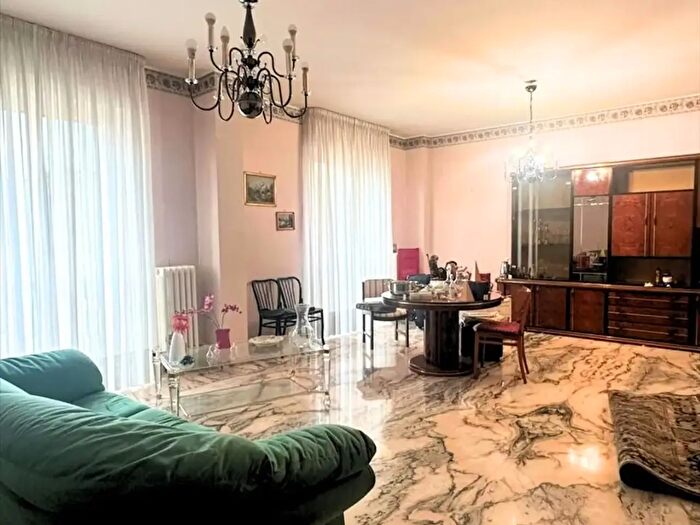 Appartamento con 5 locali in vendita in Altamura