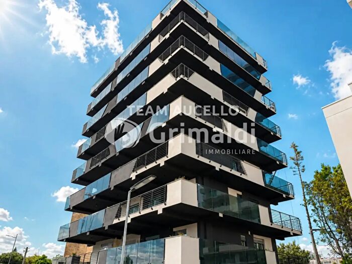 Appartamento con 5 locali in vendita in Via Picenza Snc, Salerno