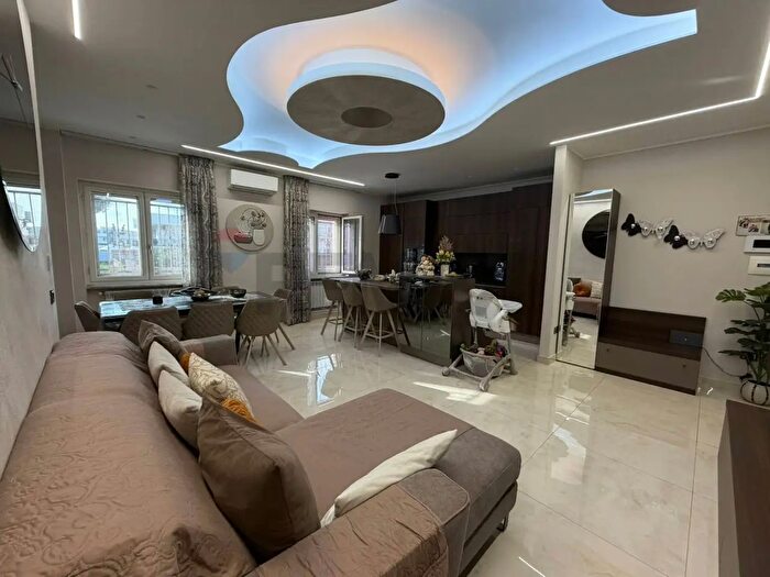 Appartamento con 5 locali in vendita in Afragola