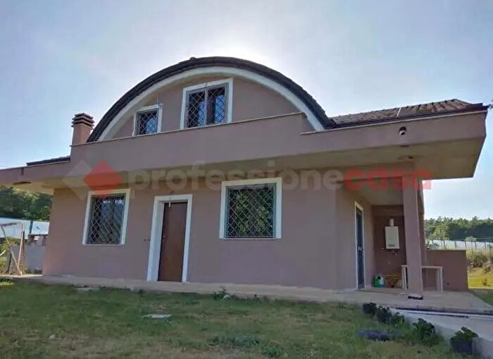 Casa quadrilocale in vendita in Via Celleta, Ceccano