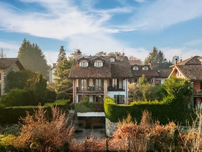 Casa con 5 locali in vendita in Via Grigioni, Arona