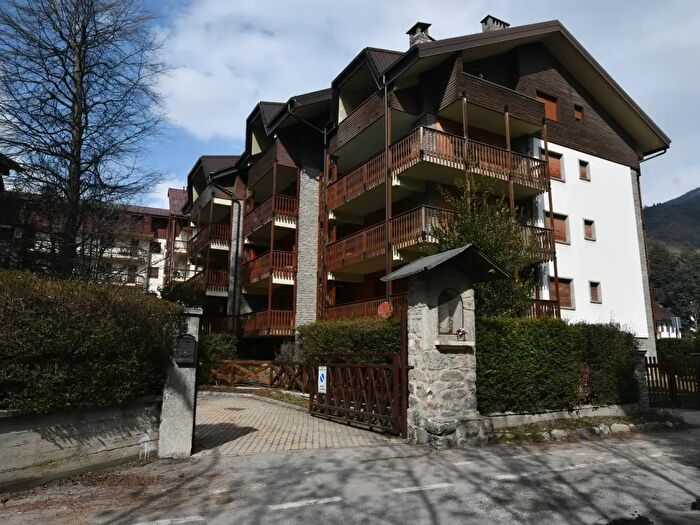 Appartamento trilocale in vendita in Via Montenero, Bardonecchia