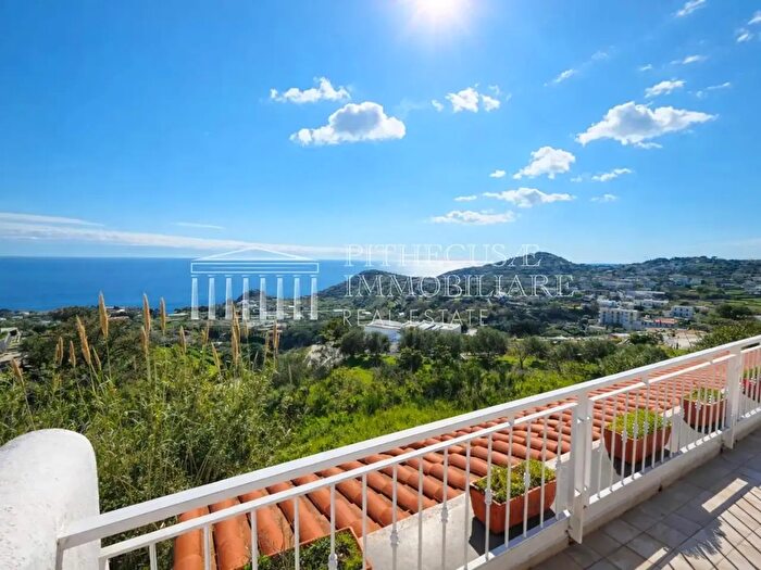 Casa con 8 locali in vendita in Via Cava La Sia, Serrara Fontana