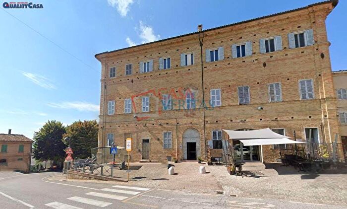 Appartamento trilocale in vendita in Largo Procaccini, Monte San Vito