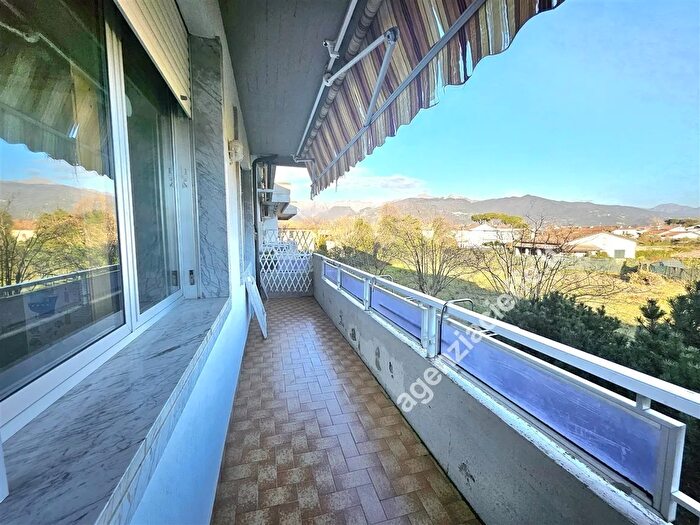 Appartamento con 5 locali in vendita in Massa