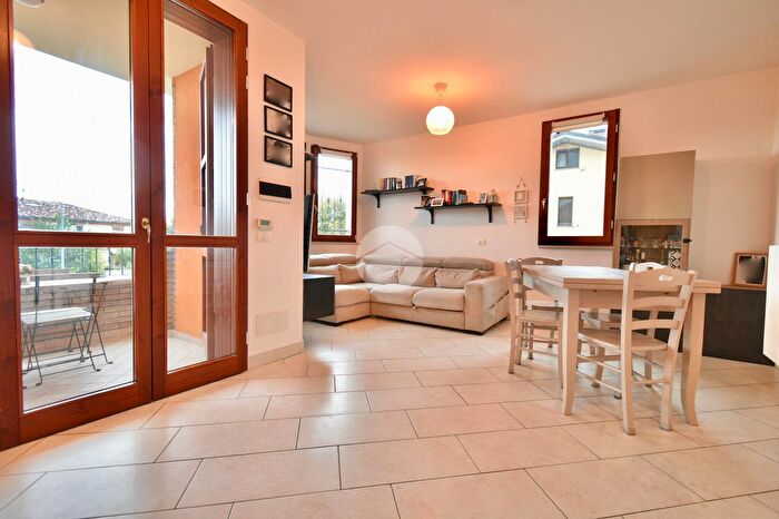 Appartamento trilocale in vendita in Via Fabbrerie, Santarcangelo Di Romagna