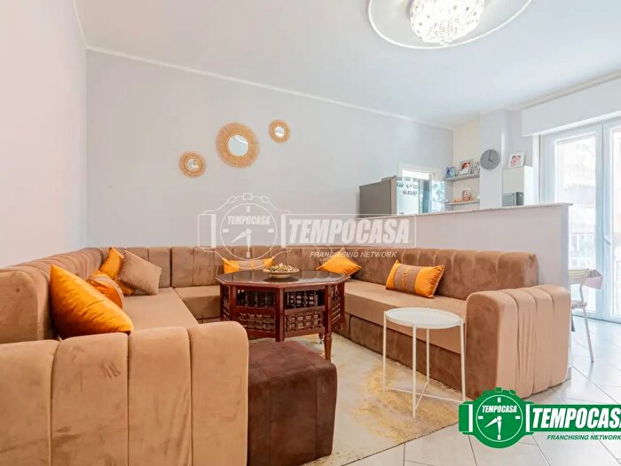 Appartamento trilocale in vendita in Via Baldo degli Ubaldi, Milano
