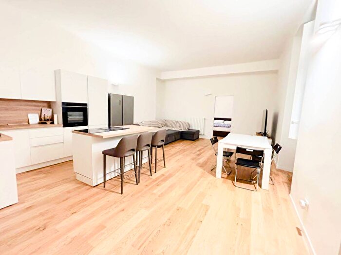 Appartamento bilocale in affitto in Piazzale Carlo Maciachini, Farini, Milano