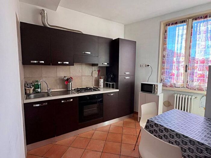 Appartamento trilocale in affitto in Parco Ducale Oltretorrente, Parma