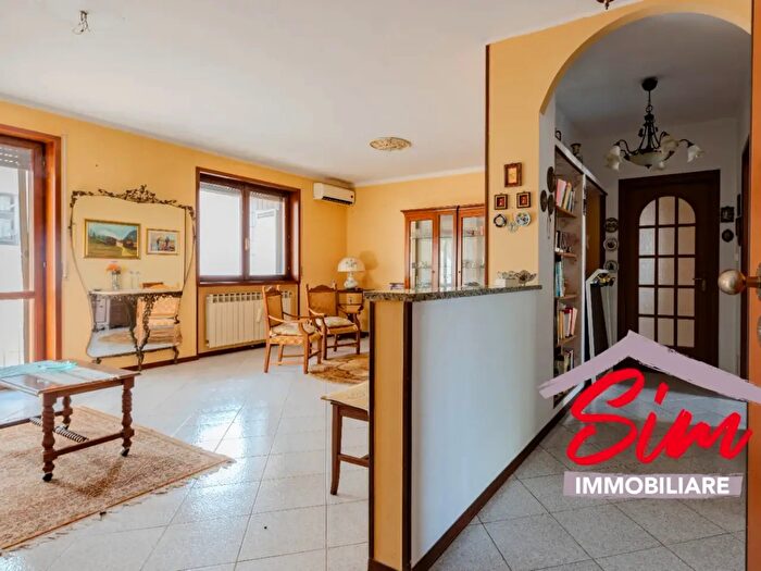 Appartamento quadrilocale in vendita in Via Cella Silvio, Novara