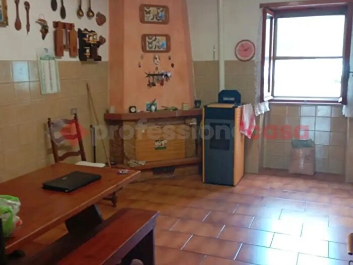 Appartamento quadrilocale in vendita in Via Nazionale Tiburtina Valeria, Arsoli