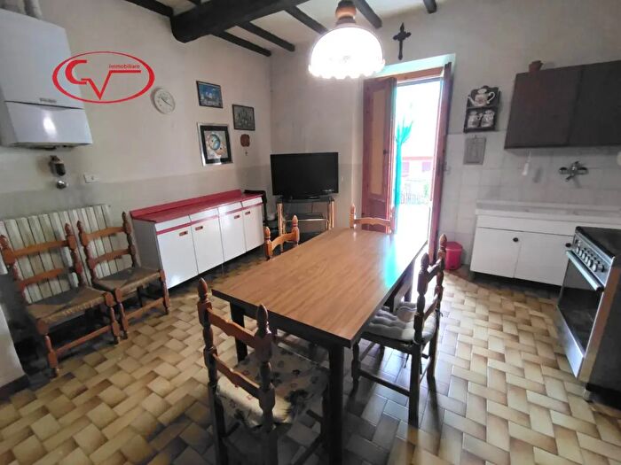 Appartamento quadrilocale in vendita in Piazza del Secco, Montevarchi