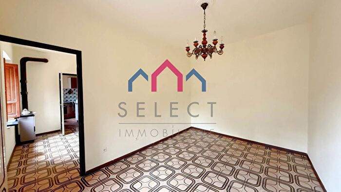 Appartamento con 6 locali in vendita in Villa Basilica