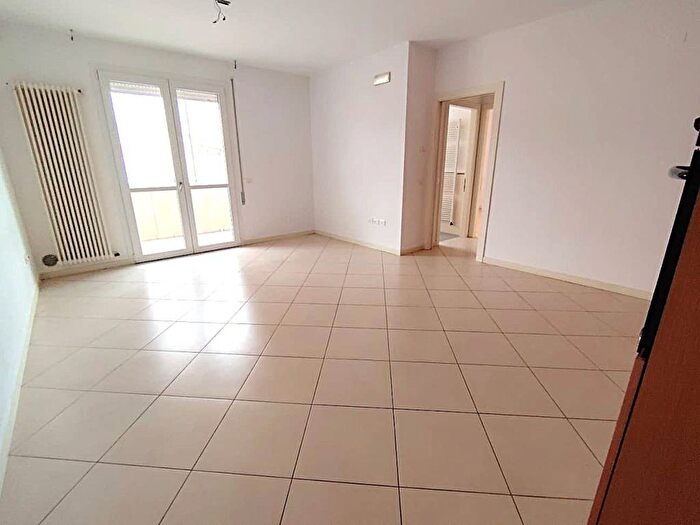 Appartamento trilocale in affitto in Via Annibale da Bassano, Centro, Bassano del Grappa