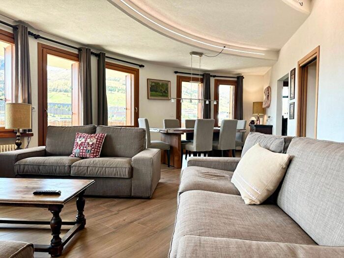 Appartamento con 6 locali in affitto in Via Sauze, Sestriere