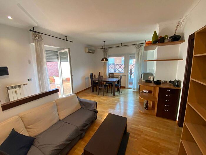 Casa bilocale in affitto in Via Alfredo Casella, Africano Villa Chigi, Roma