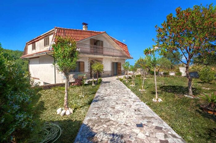 Casa con 10 locali in vendita in Fontana Liri Frosinone, Fontana Liri