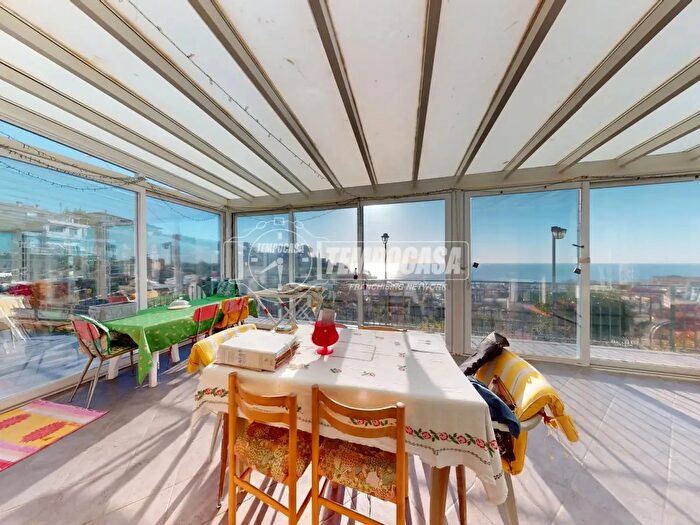 Appartamento quadrilocale in vendita in Via Giovanni Pascoli, Sanremo