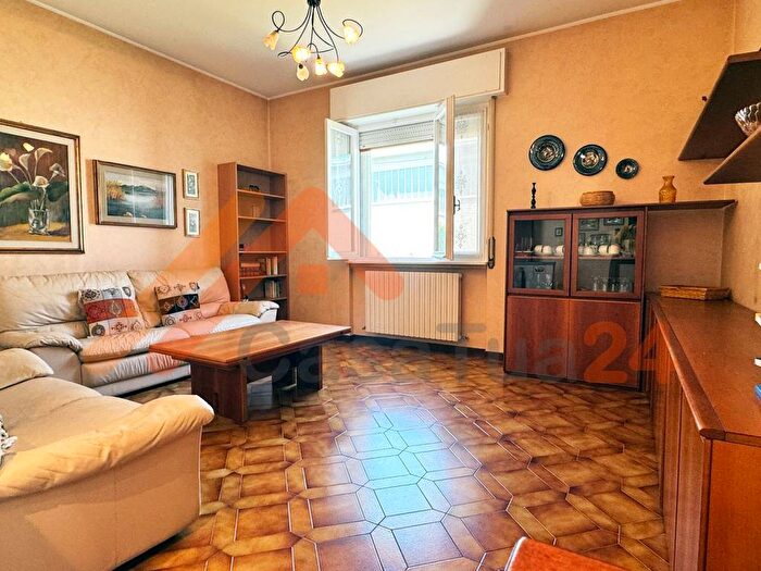 Appartamento trilocale in affitto in Via Sandro Pertini, Centro, Bosisio Parini