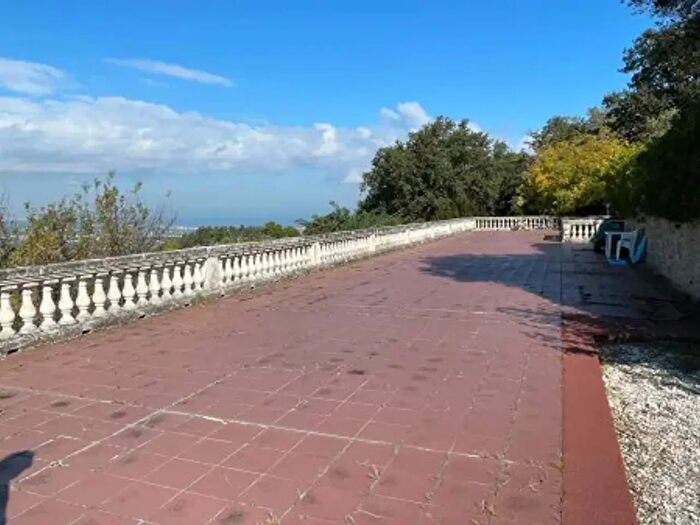 Casa con 6 locali in vendita in Gradara