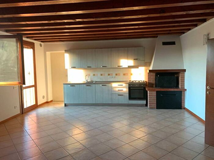 Casa quadrilocale in affitto in Saviabona, Vicenza