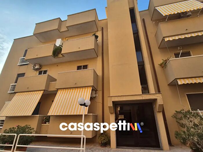 Appartamento quadrilocale in vendita in Via Francesco Bacone, Grottaglie