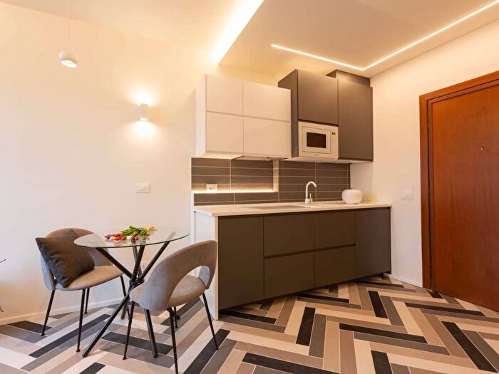 Appartamento bilocale in affitto in Via Accademia, Casoretto, Milano