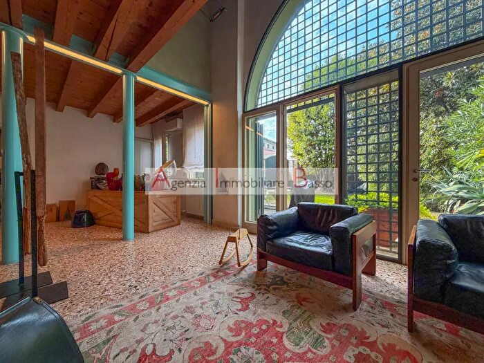 Casa con 6 locali in vendita in Via Noalese, Santa Maria Di Sala