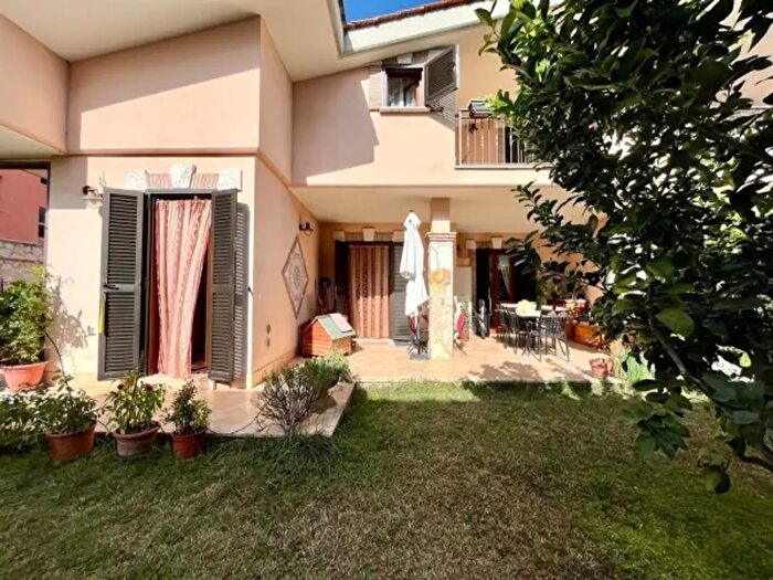 Casa con 5 locali in vendita in Via Frisa, Roma