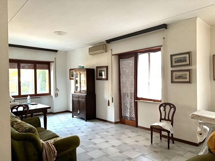 Appartamento con 5 locali in vendita in Via Puglie, Grosseto