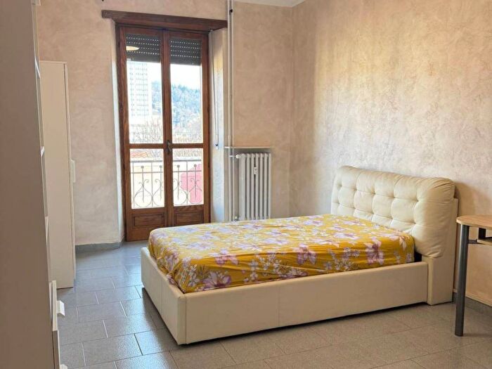 Appartamento quadrilocale in affitto in Via Pietro Baiardi, Nizza Millefonti, Torino