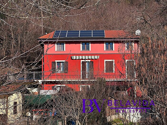 Casa in vendita in Via Cocquo, Sesto Calende