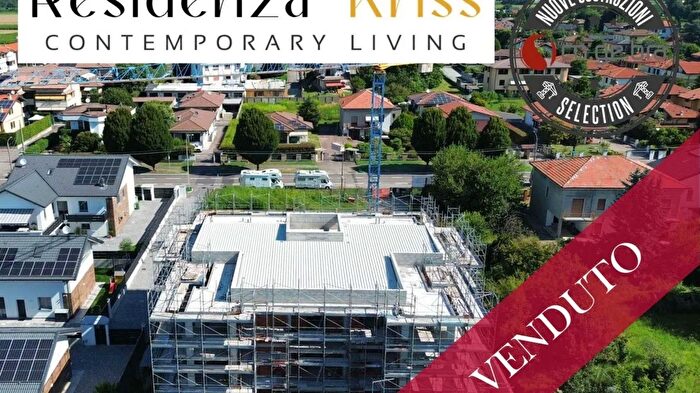 Appartamento quadrilocale in vendita in Via Vittorio Emanuele Lazzate, Lazzate