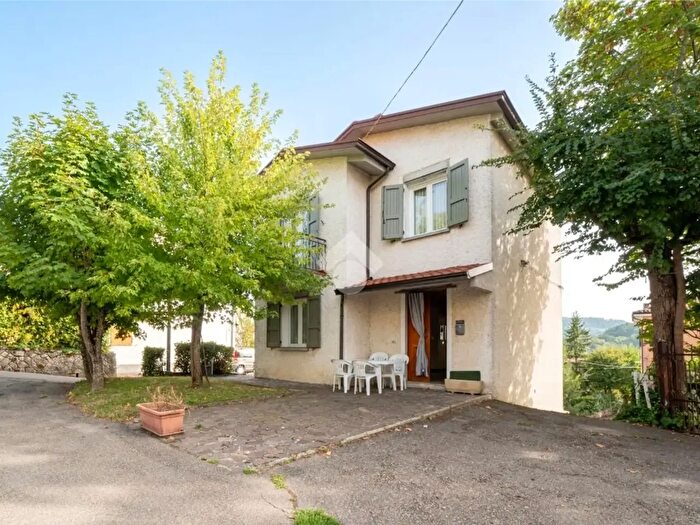 Casa con 5 locali in vendita in Via della Braglia, Casina