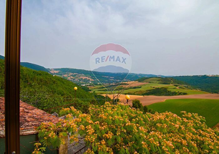 Appartamento trilocale in vendita in Via SantElia, Fabriano