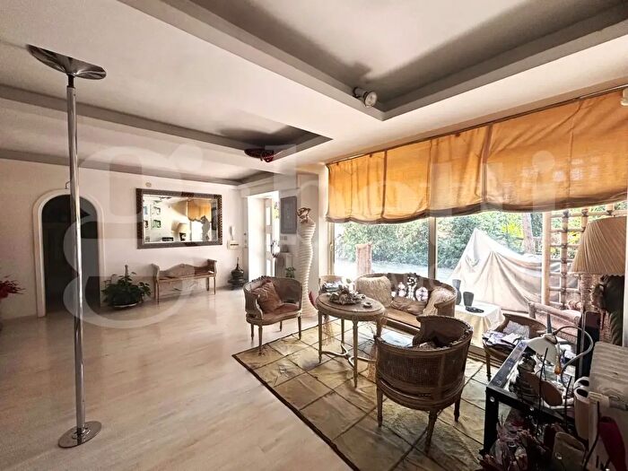 Appartamento con 6 locali in vendita in Via Vecchia delle Vigne, Pozzuoli