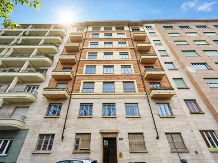 Appartamento con 5 locali in vendita in Corso Luigi Einaudi, Torino