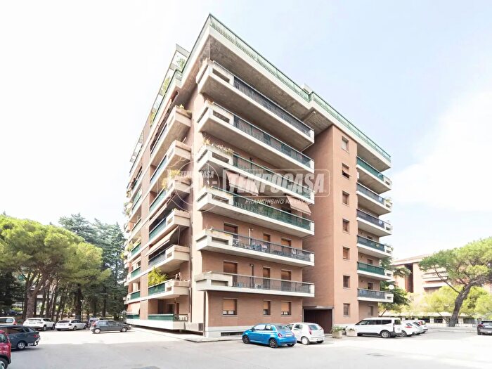 Appartamento quadrilocale in vendita in Via Vittorio Emanuele Orlando, Perugia