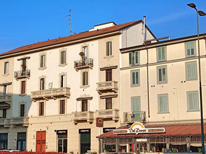 Appartamento trilocale in affitto in Bocconi, Milano