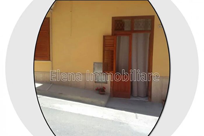 Casa con 10 locali in vendita in Alcamo