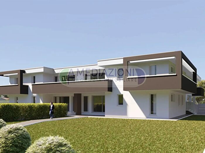 Appartamento con 6 locali in vendita in Via IV Novembre, Camponogara