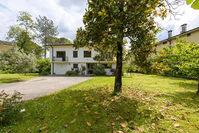 Casa con 8 locali in vendita in Gorizia Via dei Cordaioli, Gorizia