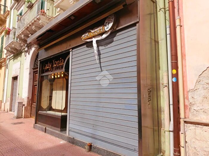 Appartamento bilocale in vendita in Via Regina Elena, Taranto