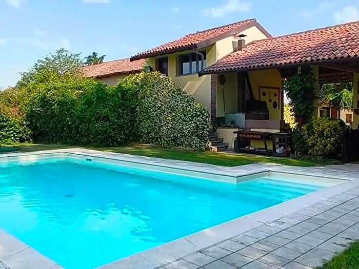 Casa con 7 locali in vendita in Gambolo'