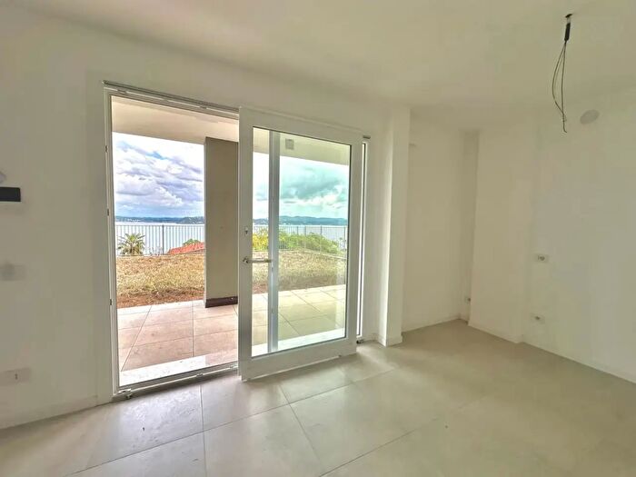 Appartamento trilocale in vendita in Via Panorama, Belgirate